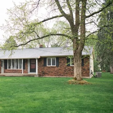 Buy this 3 bed house on 7784 Ridgewood Drive in Jenison, MI 49428