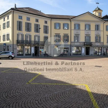 Rent this 5 bed apartment on Gelateria Nuovo Fiore in Via Fulgenzio Bonzanigo, 6503 Bellinzona