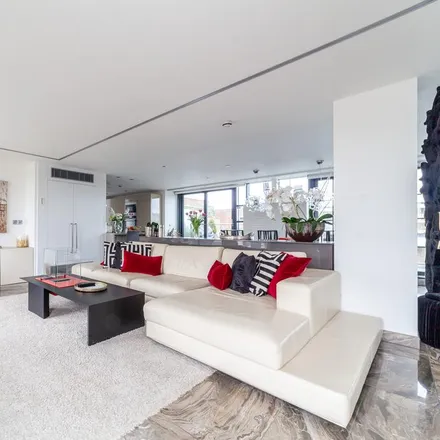 Rent this 3 bed apartment on 4 Douglas Street in London, SW1P 4PB