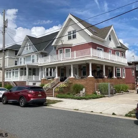 Rent this 6 bed house on 49 South Delancy Place in Atlantic City, NJ 08401