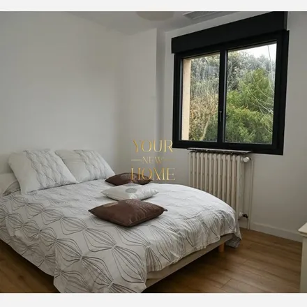 Rent this 7 bed apartment on 37 Rue de Fondeville in 31400 Toulouse, France