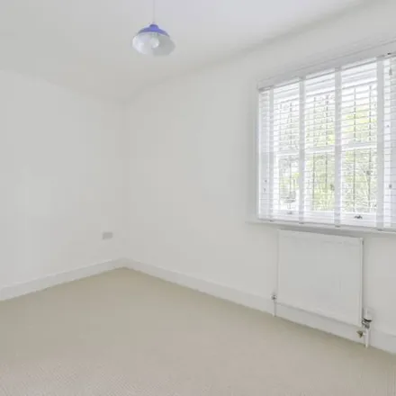 Image 9 - Court Lane, London, SE21 7DZ, United Kingdom - Apartment for rent