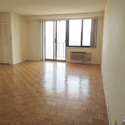 Image 7 - 1590 Anderson Ave Apt 17d, Fort Lee, New Jersey, 07024 - Apartment for sale
