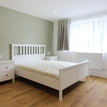 Rent this 2 bed apartment on 16 Paxton Place in London, SE27 9SS