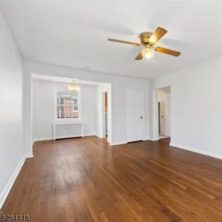 Image 2 - 71 Meadowbrook Place, Newark Heights, Maplewood, NJ 07040, USA - Condo for sale