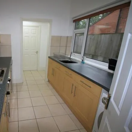 Image 2 - 52 Stanley Road, Coventry, CV5 6FF, United Kingdom - Townhouse for rent