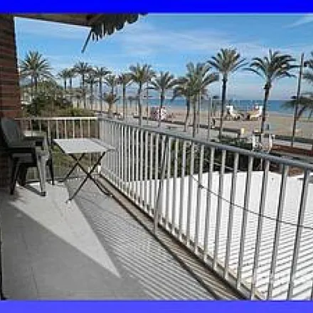 Rent this 3 bed apartment on Restaurante Marroquí Raisha in Calle de Elda, 03550 Sant Joan d'Alacant