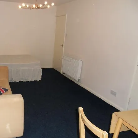 Image 4 - Halcyon Court Residential Home, 55 Cliff Road, Leeds, LS6 2EZ, United Kingdom - Apartment for rent