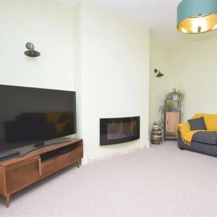 Image 4 - King's Road, Old Colwyn, LL29 9AB, United Kingdom - Apartment for sale