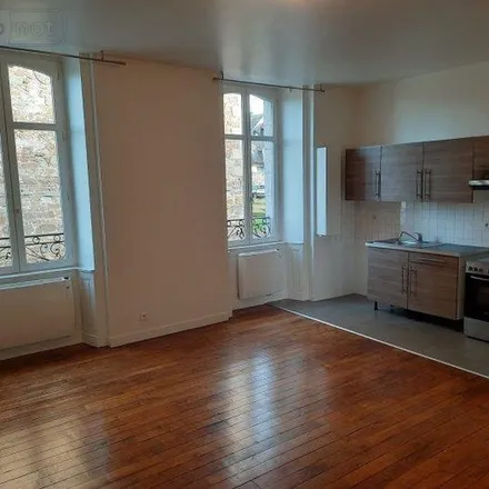Rent this 2 bed apartment on 25 Rue de la Madeleine in 35410 Châteaugiron, France