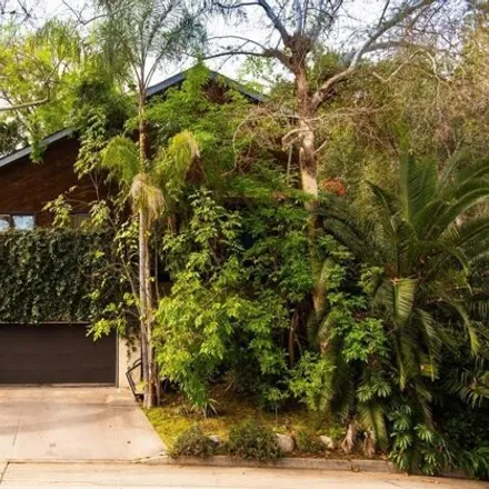 Buy this 4 bed house on 1716 La Loma Road in Pasadena, CA 91105