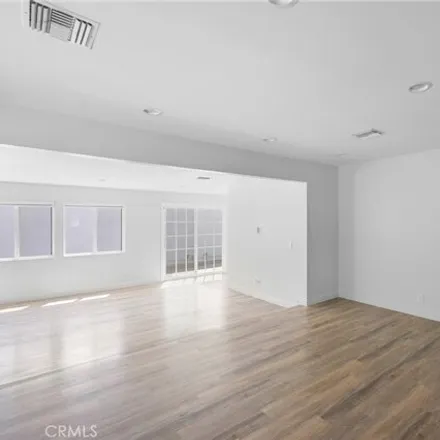 Image 6 - 8445 Apperson Street, Los Angeles, CA 91040, USA - Apartment for rent