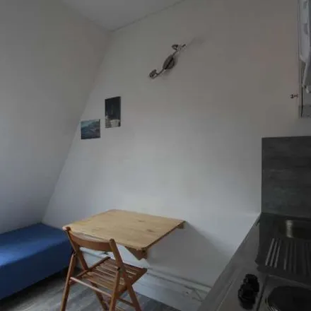 Image 5 - 21 Rue de Maubeuge, 75009 Paris, France - Apartment for rent