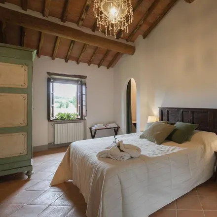 Rent this 5 bed house on Chiesa di San Biagio in Via di Pieve Vecchia, 52046 Lucignano AR