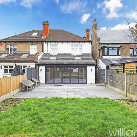 Image 3 - Chingford Avenue, London, E4 6RG, United Kingdom - Duplex for sale