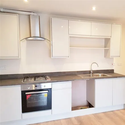 Rent this 2 bed apartment on Choice Halal Centre in 26 Station Road, Redhill