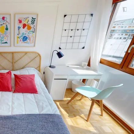 Rent this 5 bed room on 20 Rue du Champ de l'Alouette in 75013 Paris, France