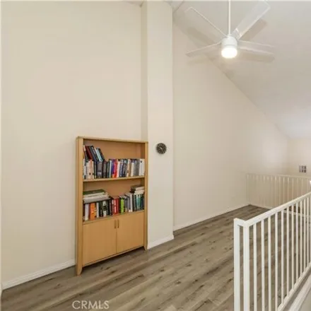 Image 8 - 959 South Manhattan Place, Los Angeles, CA 90019, USA - Townhouse for sale