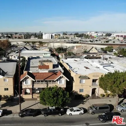 Buy this 36 bed house on 311 West 41st Street in Los Angeles, CA 90037