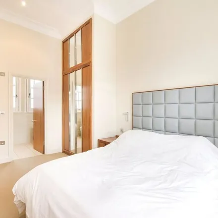 Image 2 - 19 Warwick Avenue, London, W9 2PT, United Kingdom - Apartment for rent