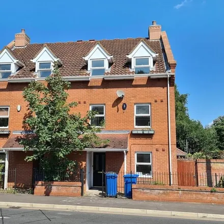 Rent this 1 bed townhouse on Waterworks Road in Norwich, NR2 4LT