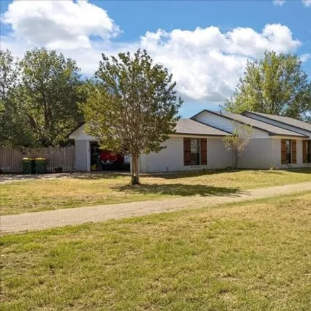 Image 4 - 195 West Cleburne Road, Fort Worth, TX 76036, USA - House for sale