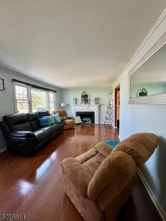 Image 7 - Rodrigo Mancero, 07039-2126 Beverly Road, Livingston, NJ 07039, USA - House for sale