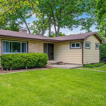 Buy this 3 bed house on 1189 Dorwood Drive in Lake Geneva, WI 53147