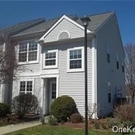 Rent this 2 bed condo on 25 Kensington Way in City of Middletown, NY 10940