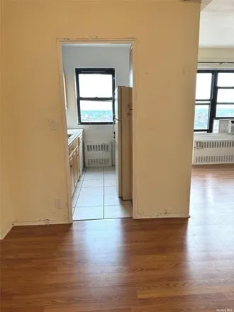 Image 5 - 99-52 66th Road, New York, NY 11374, USA - Apartment for sale