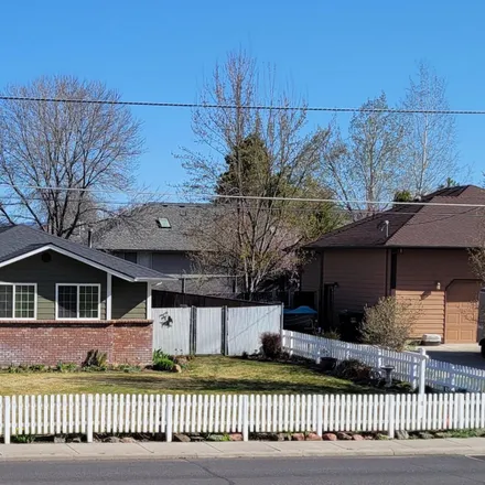 Buy this 3 bed house on 735 Northeast Loper Avenue in Prineville, OR 97754
