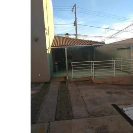 Buy this 3 bed house on Rua Doutor Lacerda in Vigilato Pereira, Uberlândia - MG