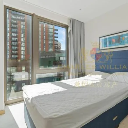 Image 7 - Darby's, 3 Viaduct Gardens, Nine Elms, London, SW11 7AY, United Kingdom - Room for rent