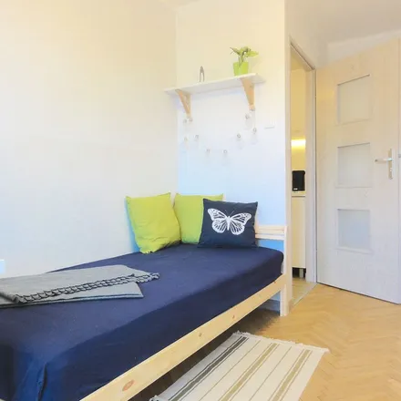 Rent this 2 bed apartment on Pomorska 140b in 91-404 Łódź, Poland