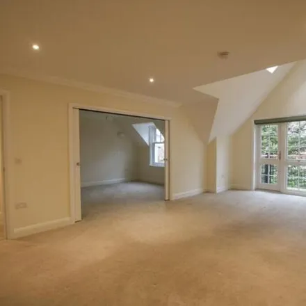 Image 4 - unnamed road, Wokingham, RG40 1EP, United Kingdom - Apartment for sale