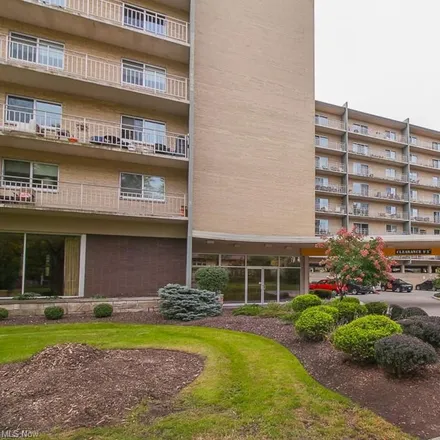 Buy this 1 bed condo on Lake Edge Condominiums in Lake Avenue, Cleveland