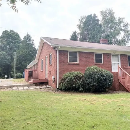 Buy this 4 bed duplex on 1049 12th Avenue Northwest in Hickory, NC 28601