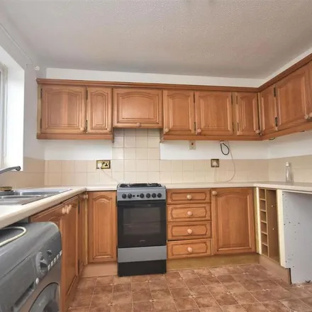 Rent this 2 bed townhouse on Plym Close in Aylesbury, HP21 8SY