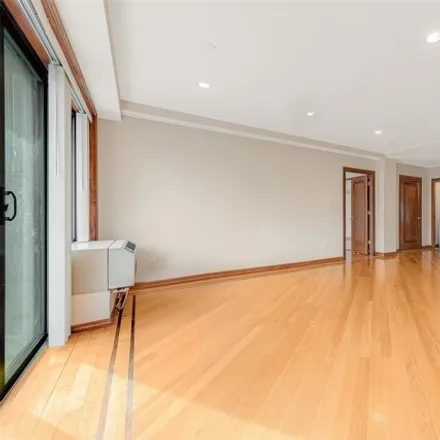 Image 2 - 99-31 66th Avenue, New York, NY 11374, USA - Condo for rent