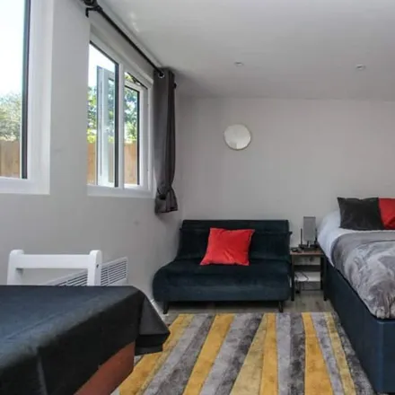 Rent this 1 bed house on London in SE4 1SL, United Kingdom