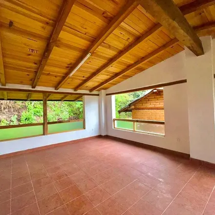 Rent this 3 bed house on Avenida Toluca in Otumba, 52100 Valle de Bravo