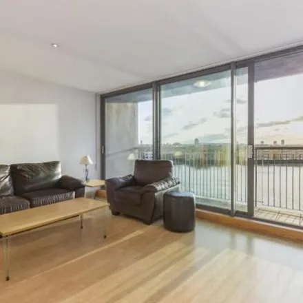 Image 4 - City Harbour, 8 Selsdon Way, Millwall, London, E14 9GR, United Kingdom - Apartment for rent