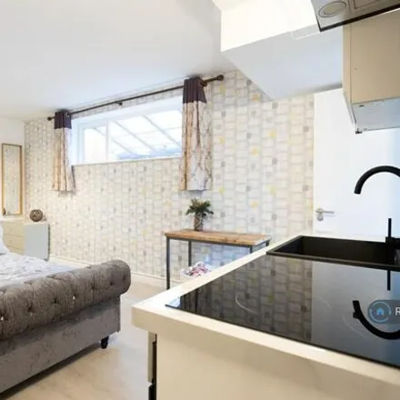 Image 5 - 170 Milton Road, Cambridge, CB4 1LE, United Kingdom - Apartment for rent