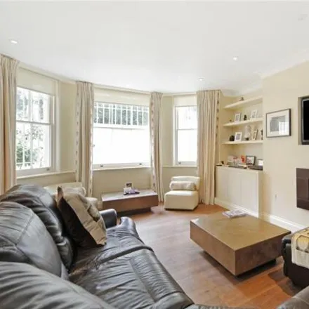 Rent this 2 bed room on 47 Holland Park in London, W11 3RS