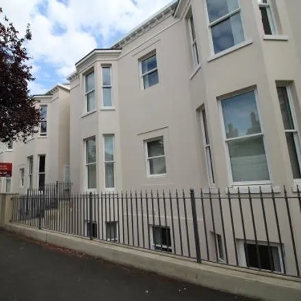 Image 1 - Russell Terrace, Royal Leamington Spa, CV31 1EY, United Kingdom - Apartment for rent