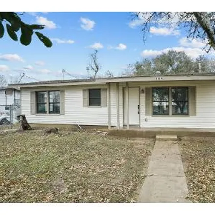 Buy this 2 bed house on 1479 East Rosewood Street in Beeville, TX 78102
