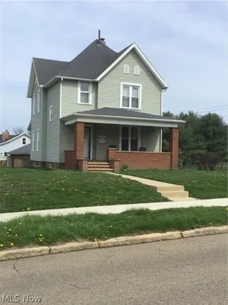 Image 2 - 27 14th Street Northwest, Lawndale, Massillon, OH 44647, USA - House for sale