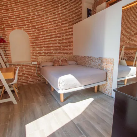 Rent this 4 bed room on Travessera de Gràcia in 269, 08001 Barcelona