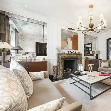Image 2 - 14 Phillimore Walk, London, W8 7DB, United Kingdom - Townhouse for sale