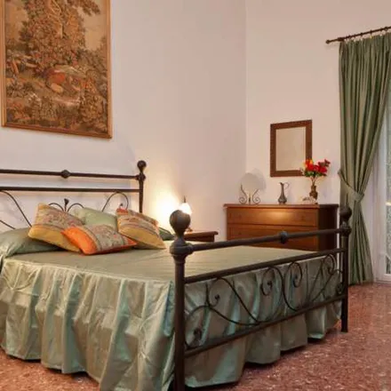 Rent this 2 bed apartment on Università Roma Tre - Dipartimento di Scienze della formazione in Via del Castro Pretorio, 20